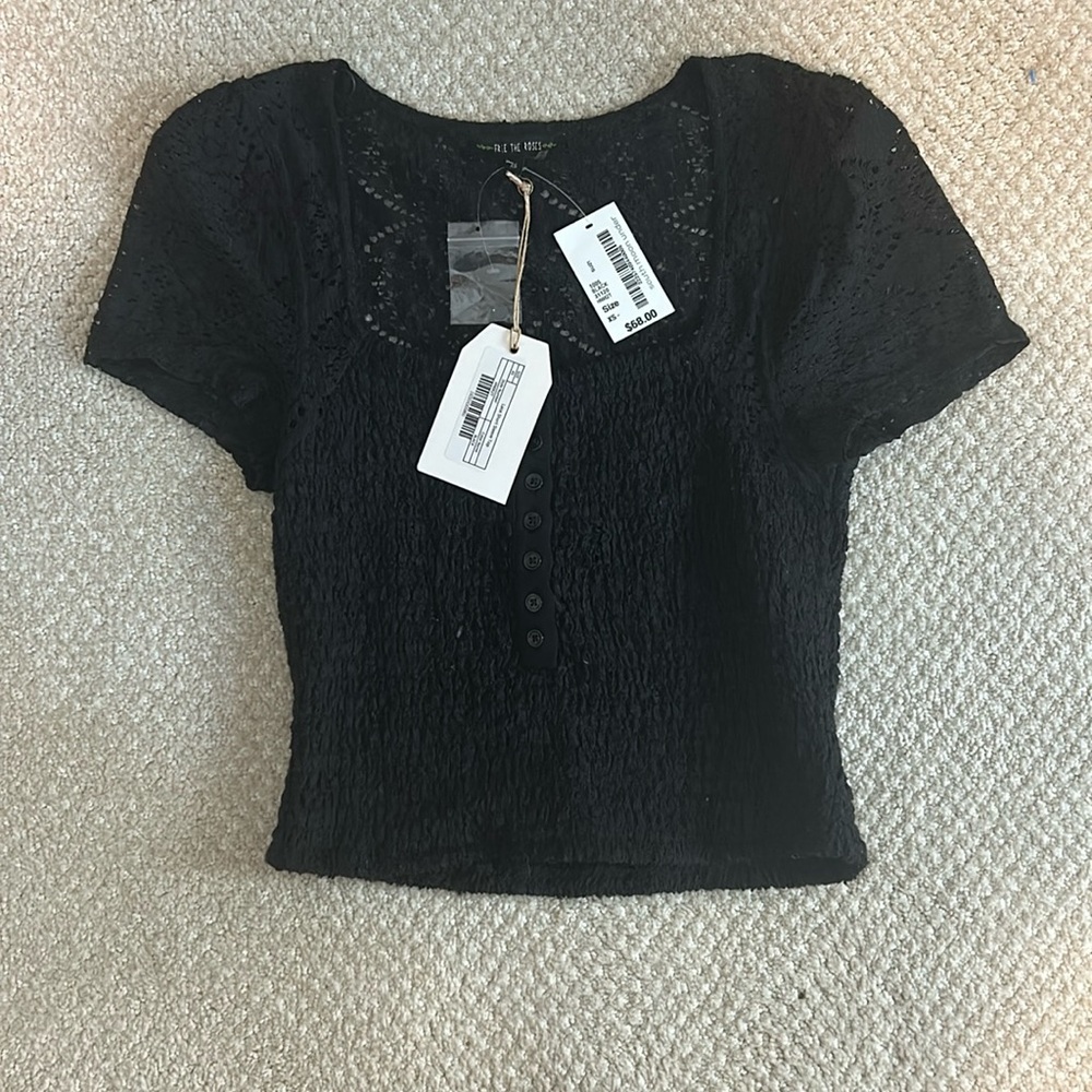 Free the Roses Black fitted top